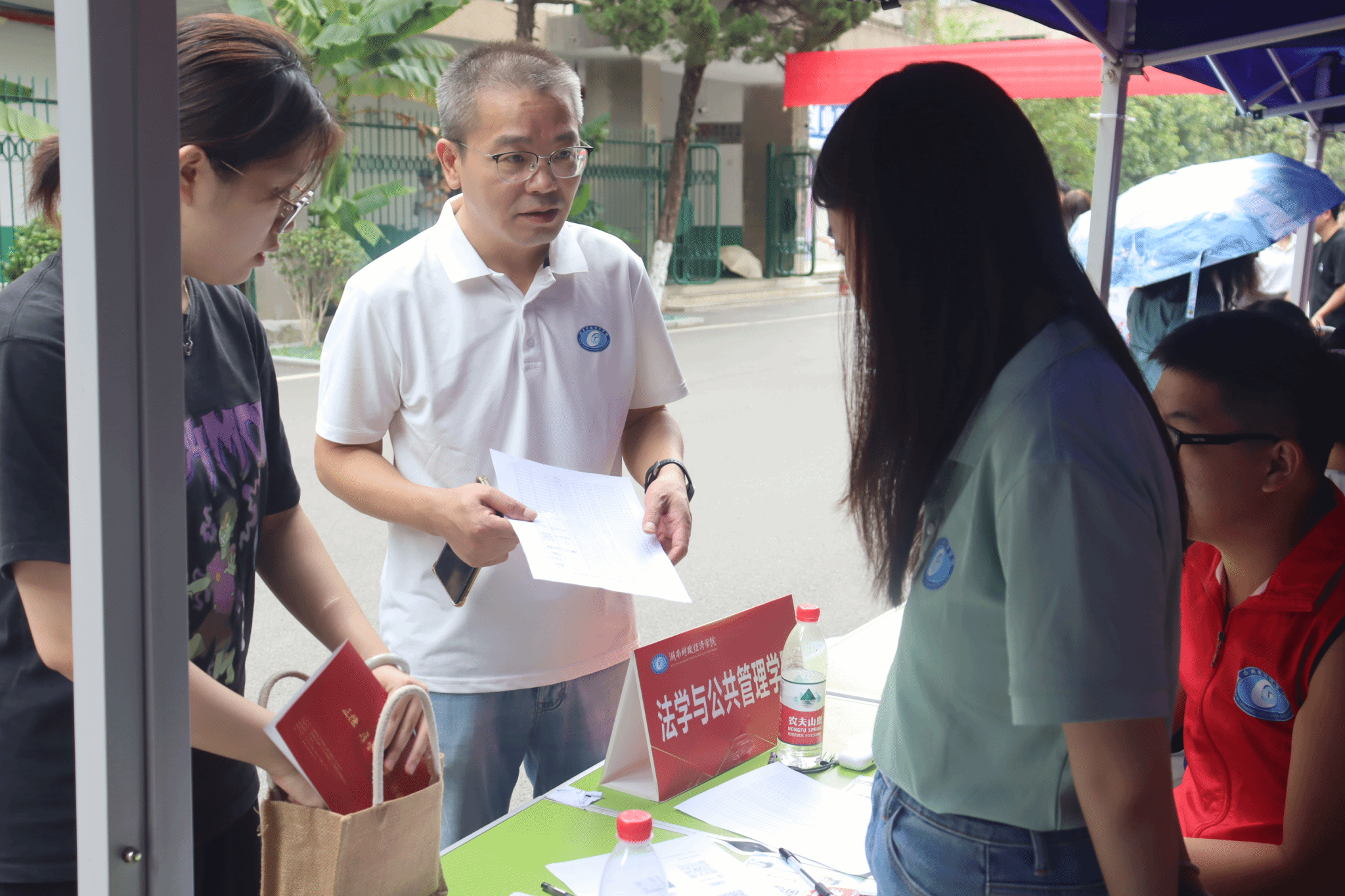 best365中国官方网站法学与公共管理学院2025级专升本新生报到工作顺利完成