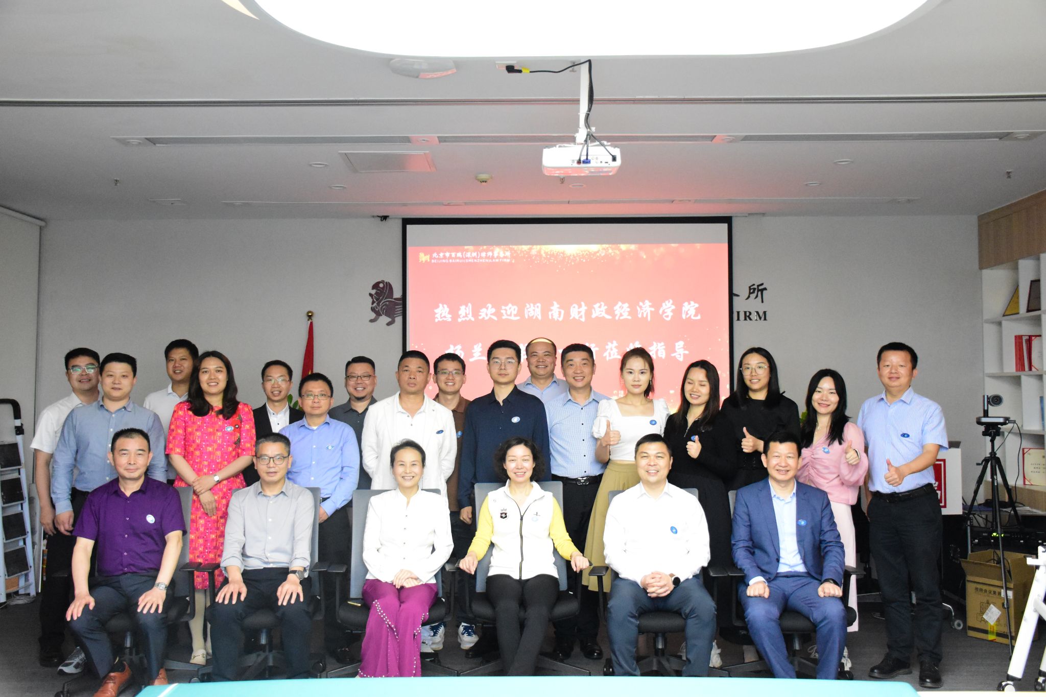 校党委书记杨兰英带队赴广州、深圳两地看望校友并开展访企拓岗工作