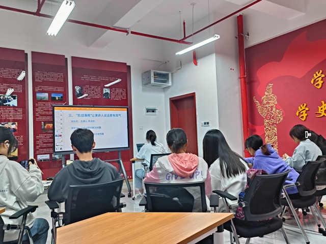 马院开展宣讲技巧与实训照片1.jpg