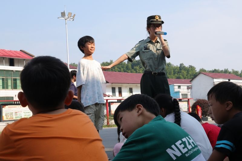 best365中国官方网站三下乡：童趣课堂练品格，纪律种子植心田