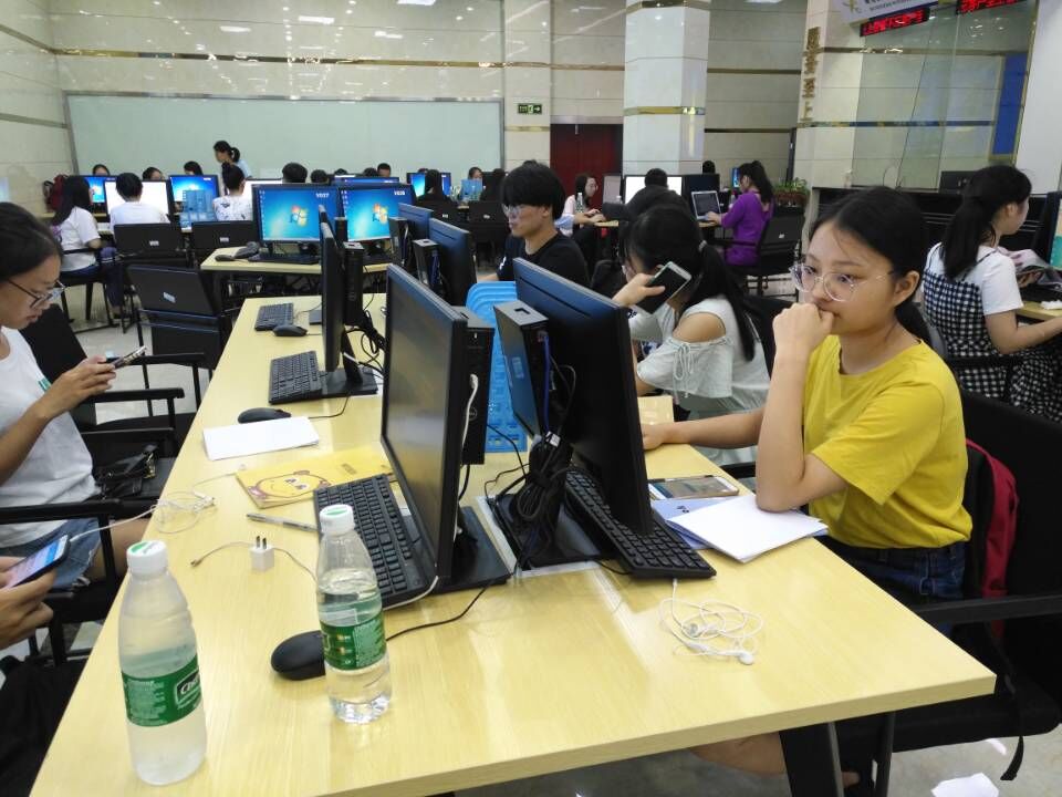best365官网举办企业模拟经营竞赛