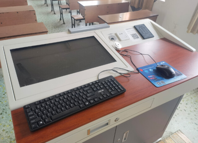 以学生为中心，竭力改善教学条件——best365中国官方网站多媒体教室完成整体更新迭代